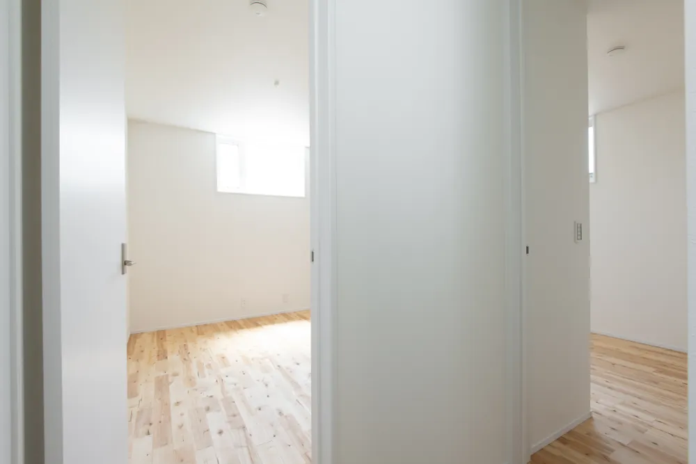 暮らしやすさをつめ込みながら、広がりを感じることのできる平屋住宅