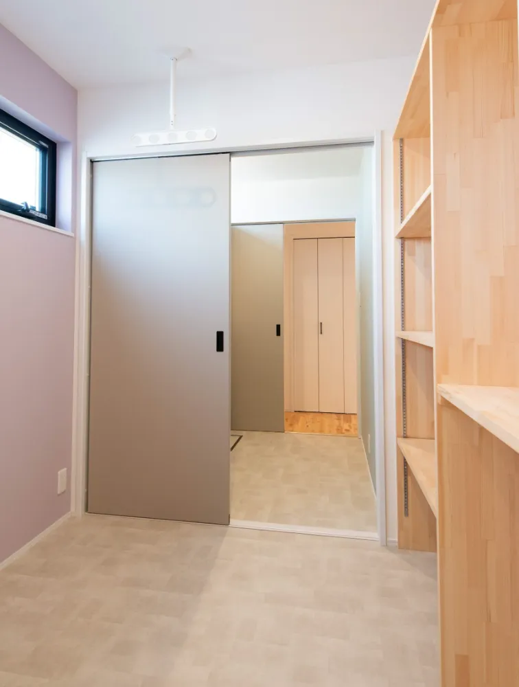 家事が楽になる動線を考慮した、歳を重ねてもずっと住みやすい平屋の家