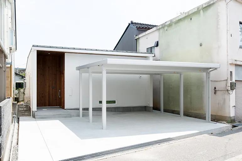 シンプルで飽きのこないデザインの平屋