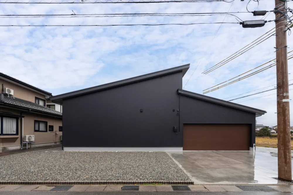 ガレージのある家