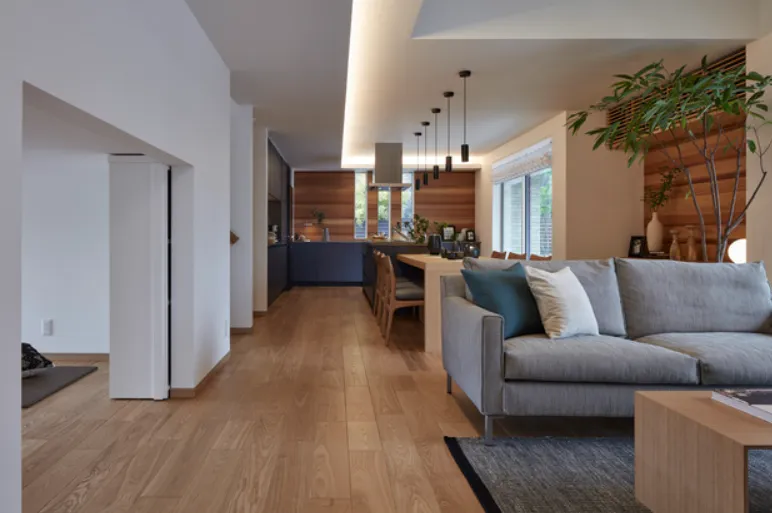 家族が自然と集まる、明るい南向きLDK