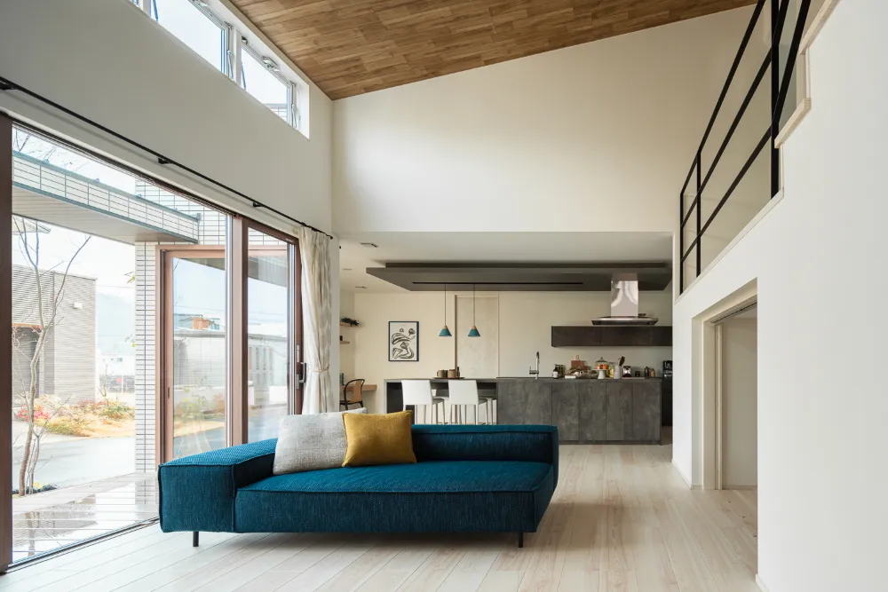 勾配天井は、空間を支配する。