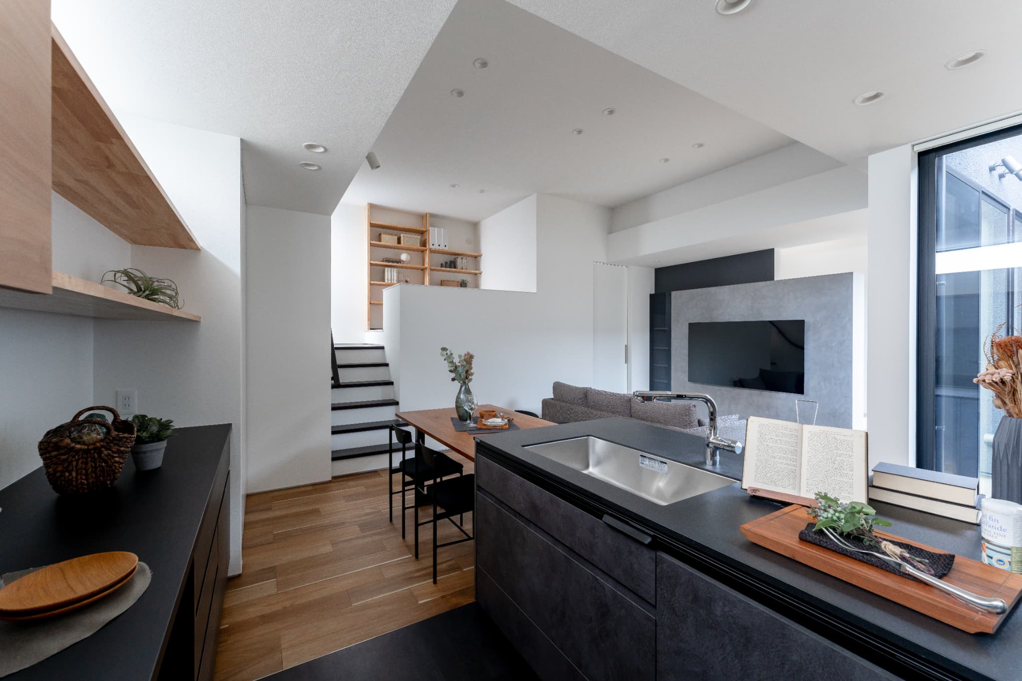 ほどよい距離感でつながる二世帯住宅｜山王町の家