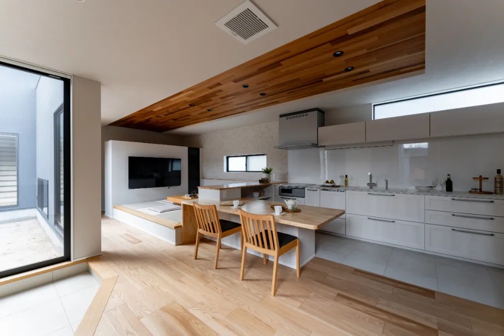 ほどよい距離感でつながる二世帯住宅｜山王町の家