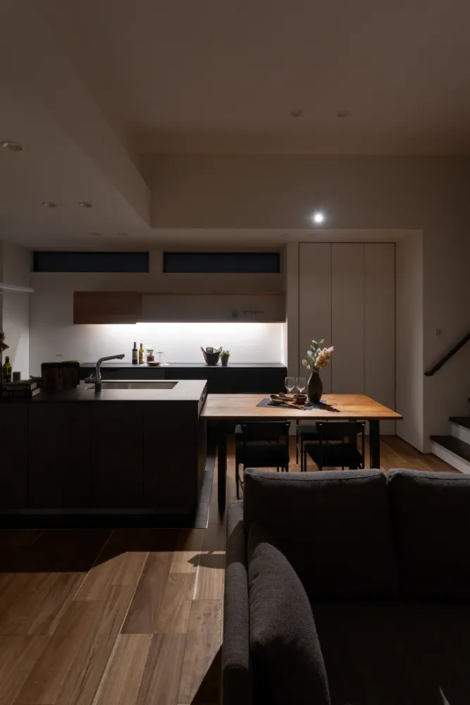 ほどよい距離感でつながる二世帯住宅｜山王町の家