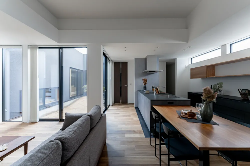 ほどよい距離感でつながる二世帯住宅｜山王町の家