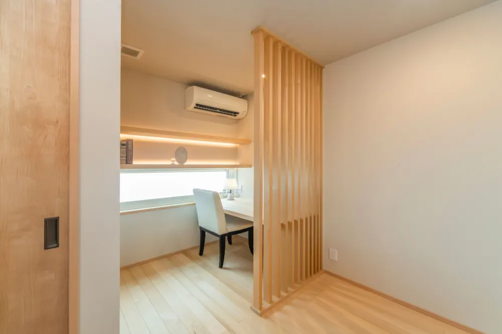 子育て世帯に嬉しい木の温もりあふれる家