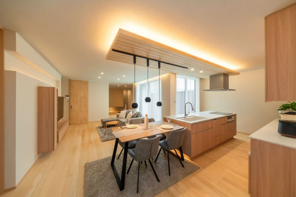 子育て世帯に嬉しい木の温もりあふれる家