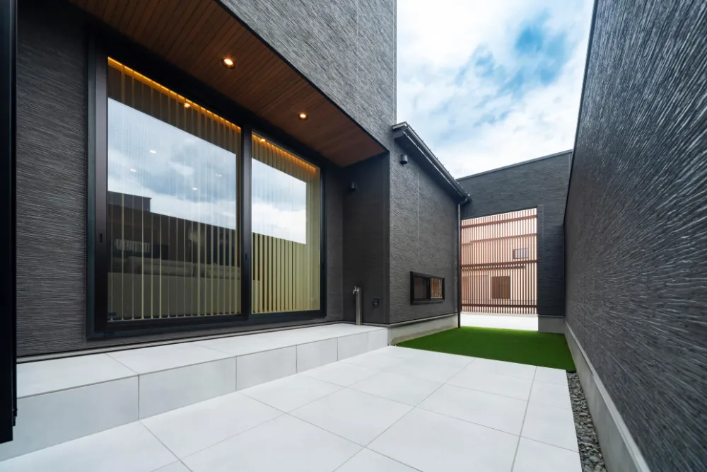 子育て世帯に嬉しい木の温もりあふれる家