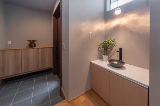 玄関横の手洗い