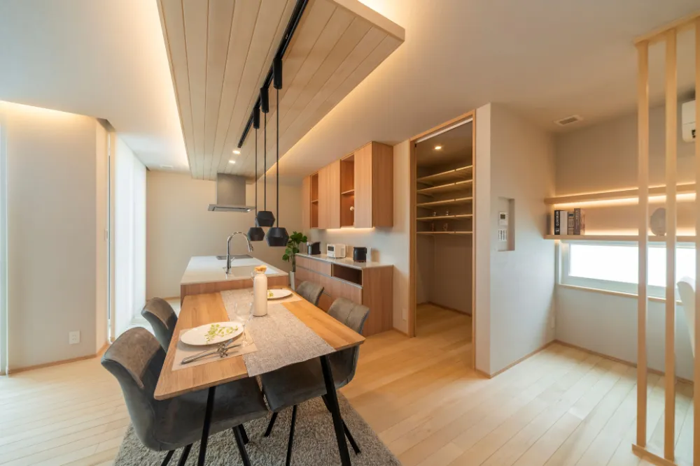 パントリーのあるキッチン