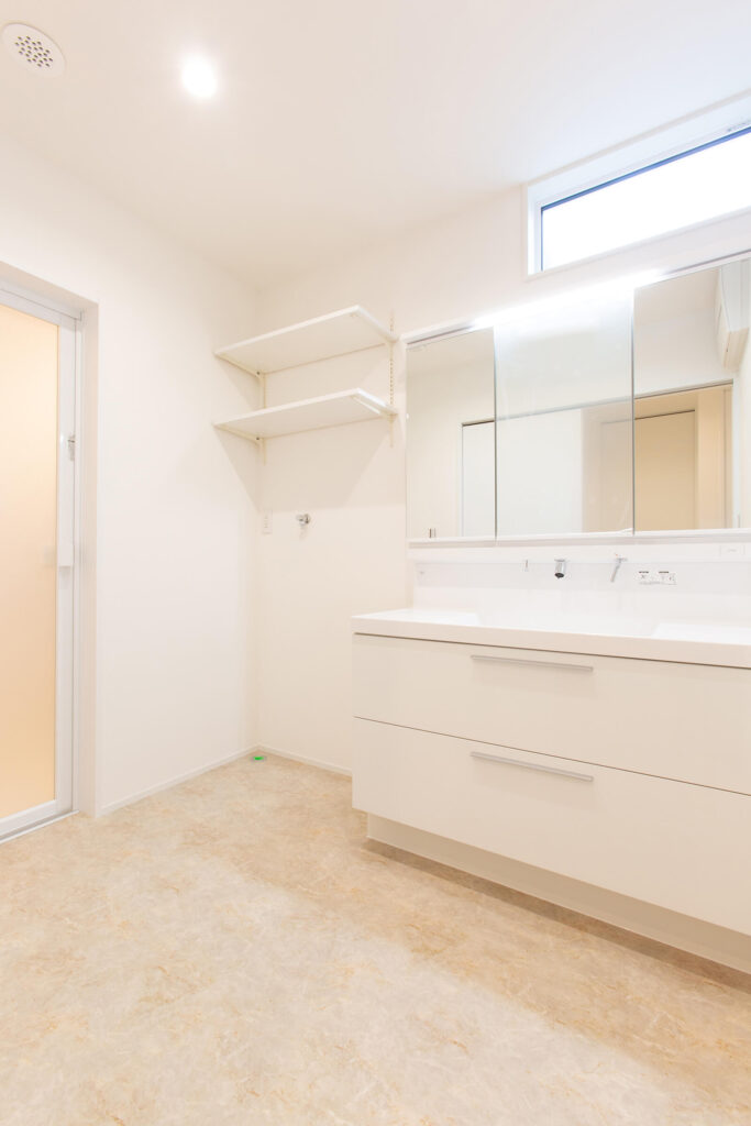 明るい洗面所って、やっぱり気持ちいい