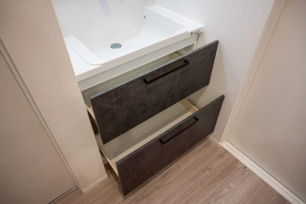 毎日の使いやすさを考えた、デザイン性の高い洗面化粧台