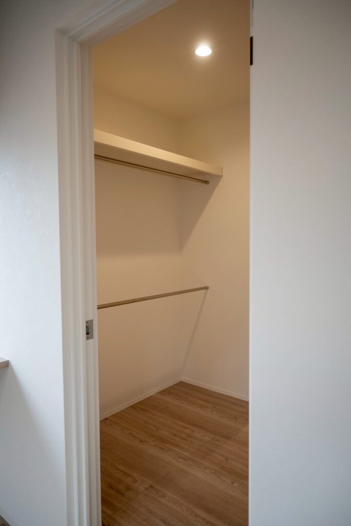 住まい全体をすっきりと保つ、大容量のウォークインクローゼット