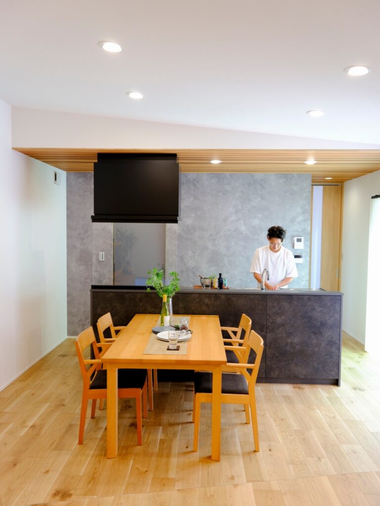 【ななめ】がとってもクスグル家。