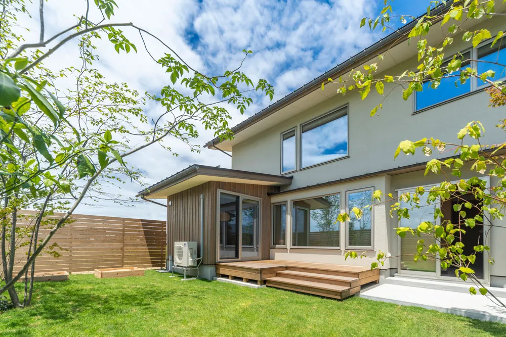 走り回れる広々とした中庭