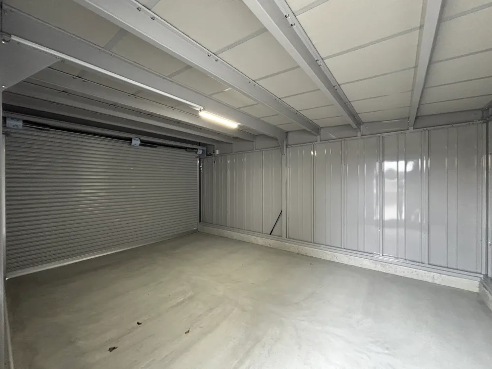 車1台分のガレージ＋物置としての活用も◎